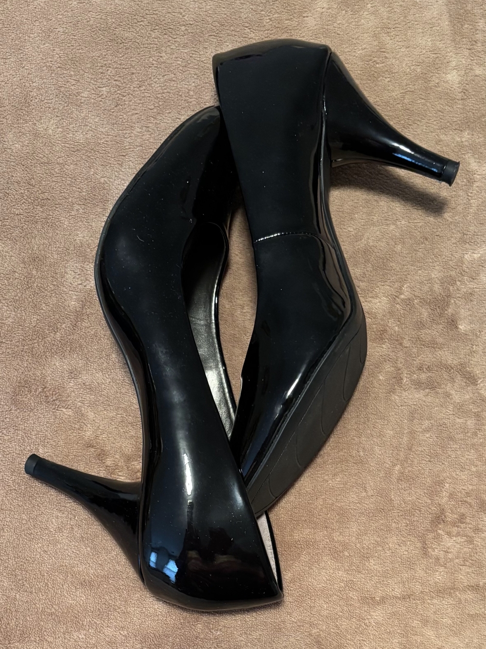 Bandolino Black Patent Round-Toe Pumps